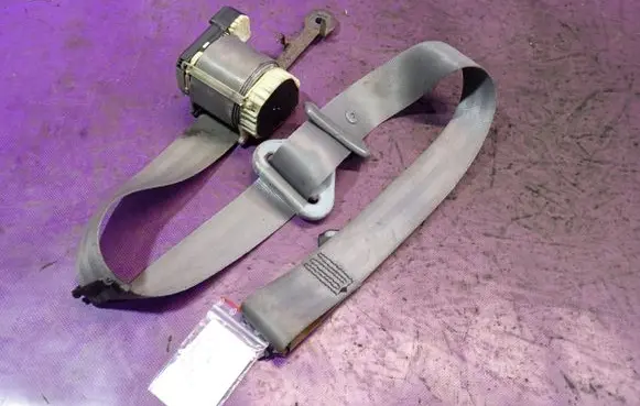 Renault Clio II Front seatbelt 436752C