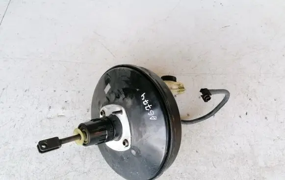 Renault Megane II Brake booster 820453735