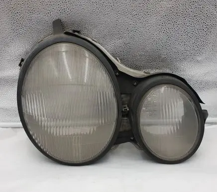 Mercedes-Benz E W210 Headlight lense 14433600 01040402