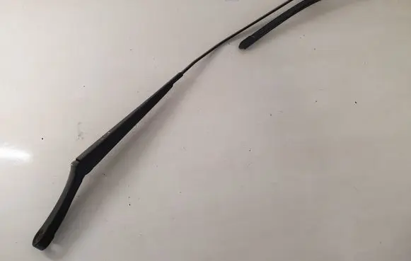 Volkswagen Touran I Windshield/front glass wiper blade 2K1955409