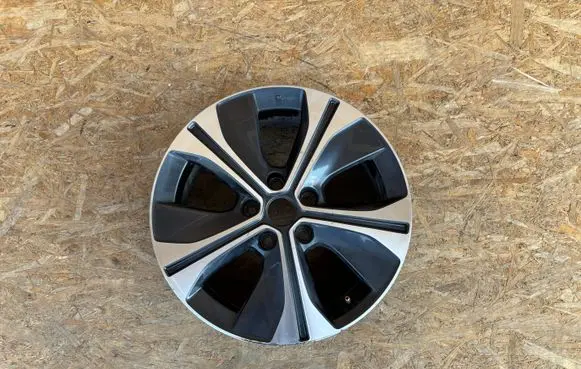 Nissan Leaf II (ZE1) R17 alloy rim N867019 C04630