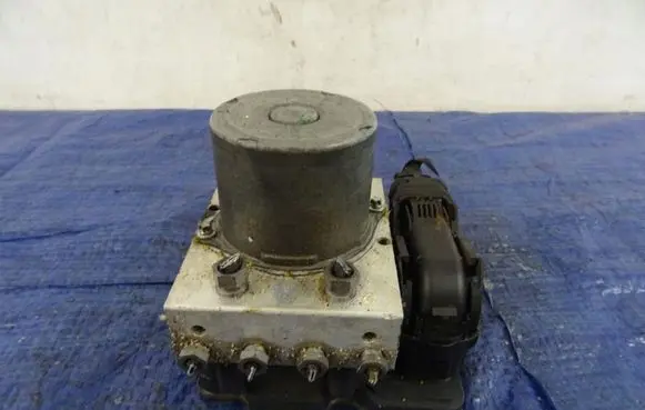 Mercedes-Benz E W212 ABS Pump A2124310148