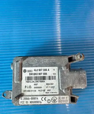 Audi A4 S4 B8 8K Blind spot module 4L0907566A 0000000 6PZ00901402