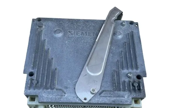 Volvo V70 Engine control unit/module S103955412C P9432614