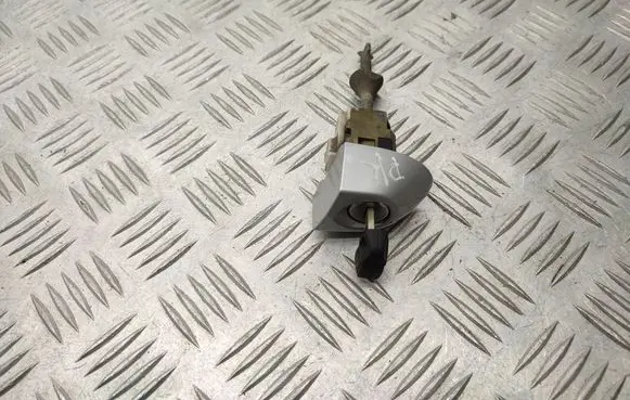 BMW 1 E81 E87 Front door lock (next to the handle) 