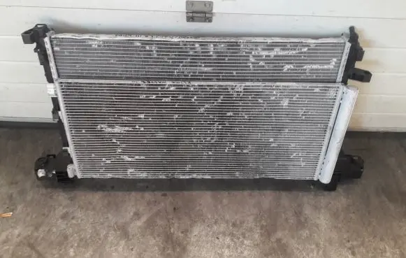 Renault Master III Radiator set 921005824R 2765000Q1A 814179VALEO