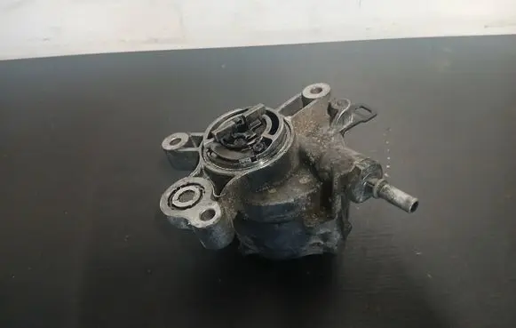 Volvo V70 Vacuum pump D1651B 05051