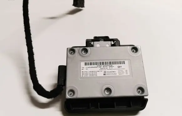 Mercedes-Benz E W212 Head unit multimedia control A2049000300