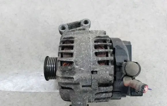 Ford Fiesta Generator/alternator 7G9N10300CC