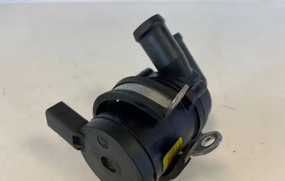 Audi Q7 4L Electric auxiliary coolant/water pump 7L0965561K
