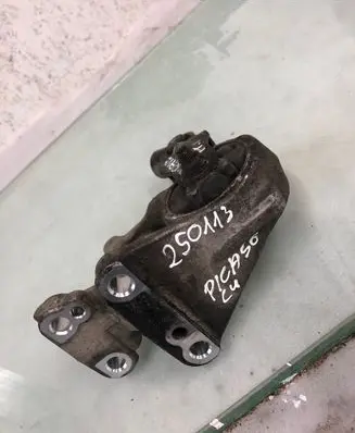 Citroen C4 Grand Picasso Engine mount bracket 81090780