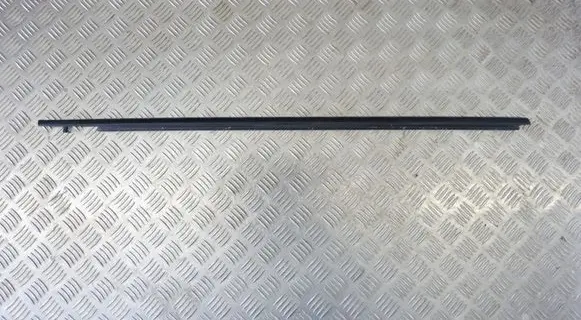 Toyota Prius (XW50) Front door glass trim molding 7571047040