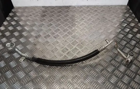 Jeep Grand Cherokee Air conditioning (A/C) pipe/hose 68161179AA