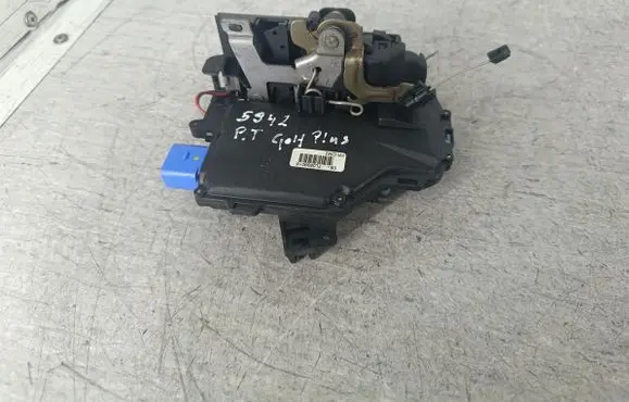 Volkswagen Golf Plus Rear door lock 7L0839016