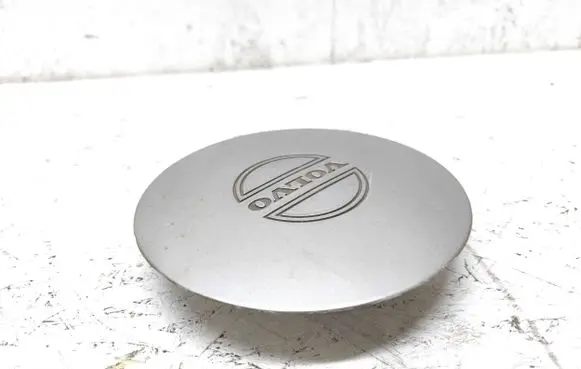 Volvo 340 - 360 R14 wheel hub/cap/trim 81280