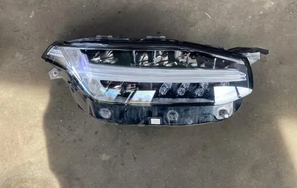 Volvo XC90 Headlight/headlamp 31446689