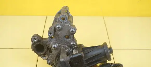 Opel Corsa E EGR thermostat 55249869 2HTR2