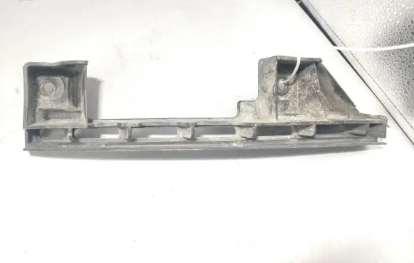 Volkswagen Touran I Front bumper mounting bracket 1T0807889B