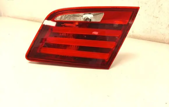 Tailgate rear/tail lights