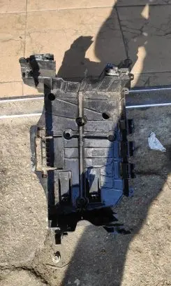 Peugeot 508 Battery box tray 