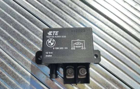 BMW 3 G20 G21 Coolant fan relay 9198302