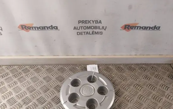 Fiat Ducato R16 wheel hub/cap/trim 1374674080