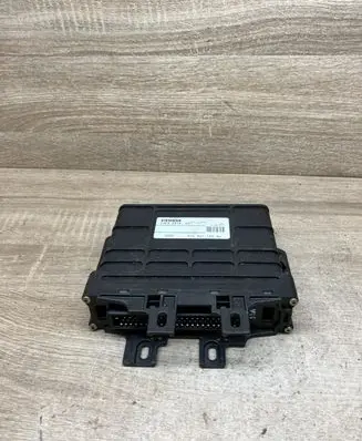 Audi A4 S4 B5 8D Gearbox control unit/module 01N927733AN 5WK3331A