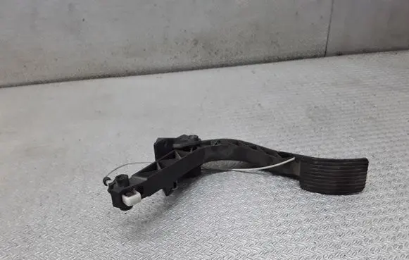 Mercedes-Benz ML W163 Accelerator throttle pedal