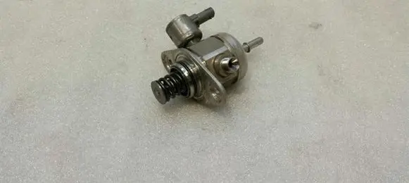 Mini Cooper Countryman R60 Fuel injection high pressure pump 8605102