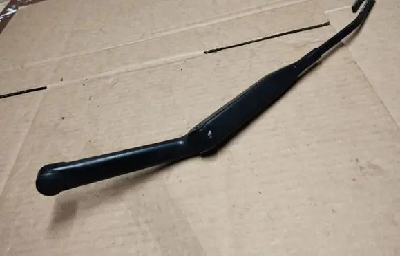 Chrysler Crossfire Front wiper blade arm 1938200144
