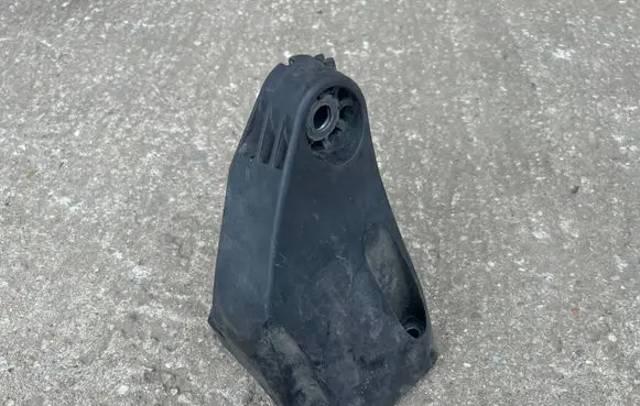 Mercedes-Benz E W213 Engine mounting bracket A6542230100