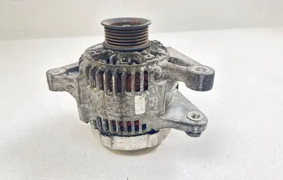 Toyota Corolla Verso E121 Generator/alternator 2706022100 1022112020