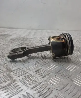 Opel Vivaro Piston with connecting rod 10653