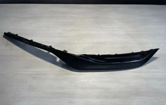 Volvo V60 Front bumper splitter molding 31425113