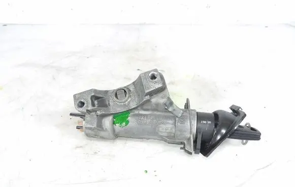 Audi A4 S4 B5 8D Ignition lock 4B0905851C