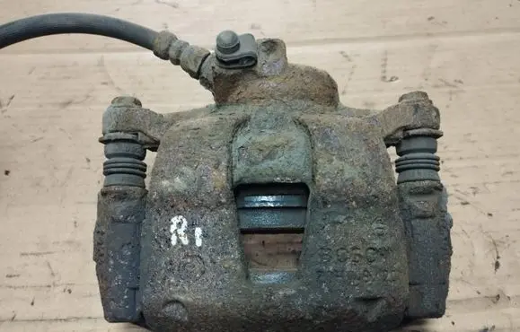Fiat 500 Front brake caliper