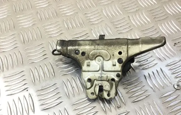 Mercedes-Benz E W238 Tailgate/trunk/boot lock/catch/latch A2057500600