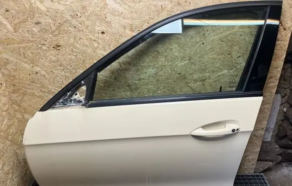 Mercedes-Benz E W212 Front door A2127200105