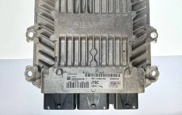 Ford Focus Engine control unit/module 7M5112A650ASC 5WS40551BT SID803AM