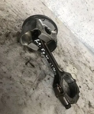 Infiniti FX Piston with connecting rod