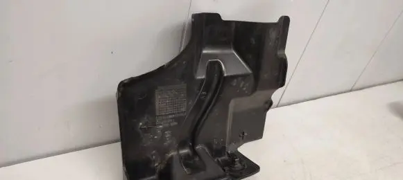 Skoda Octavia Mk4 Other engine bay part 5e3825841A