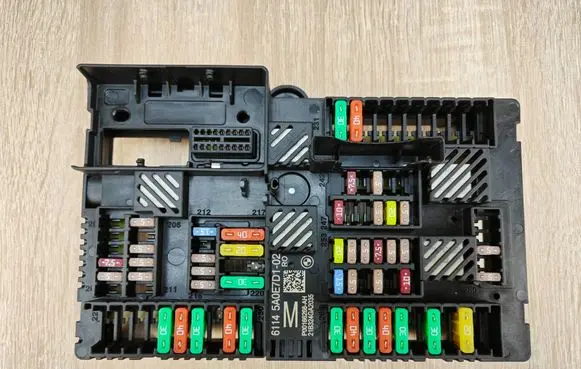 BMW 4 G22 G23 G24 G26 Fuse module 5A0E7D1