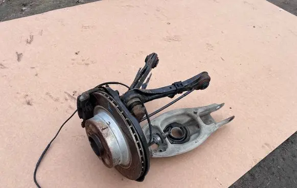 BMW 3 E90 E91 Rear wheel hub spindle/knuckle 