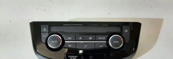 Nissan X-Trail T32 Climate control unit 275004KD1A