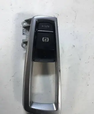 BMW 5 F10 F11 Hand parking brake switch 6822518