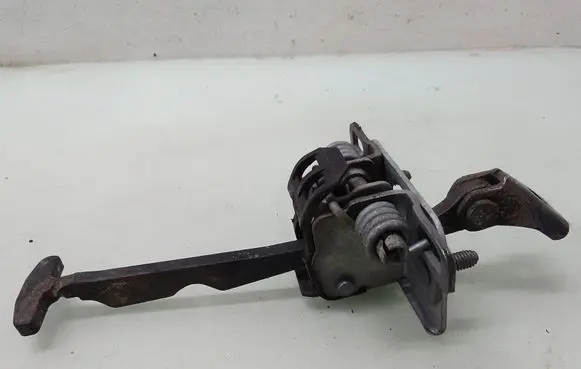Peugeot 308 Rear door check strap stopper 