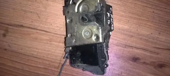Citroen Xsara Picasso Front door lock
