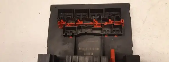 Volkswagen PASSAT B6 Power management control unit 3C0937049M