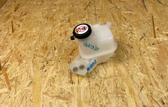 Toyota Yaris XP210 Coolant expansion tank/reservoir