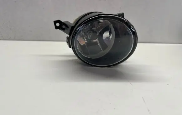 Volkswagen Touran I Front fog light 1T0941700C 27128902
